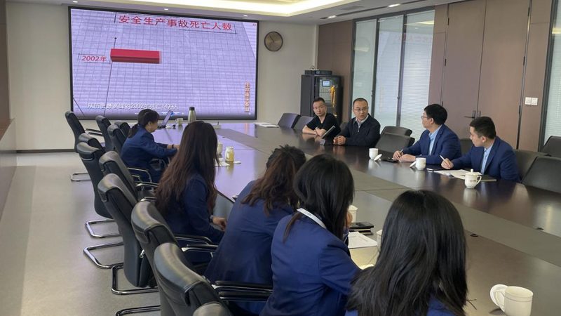 上班族如何选择成人教育：全日制与非全日制的考量