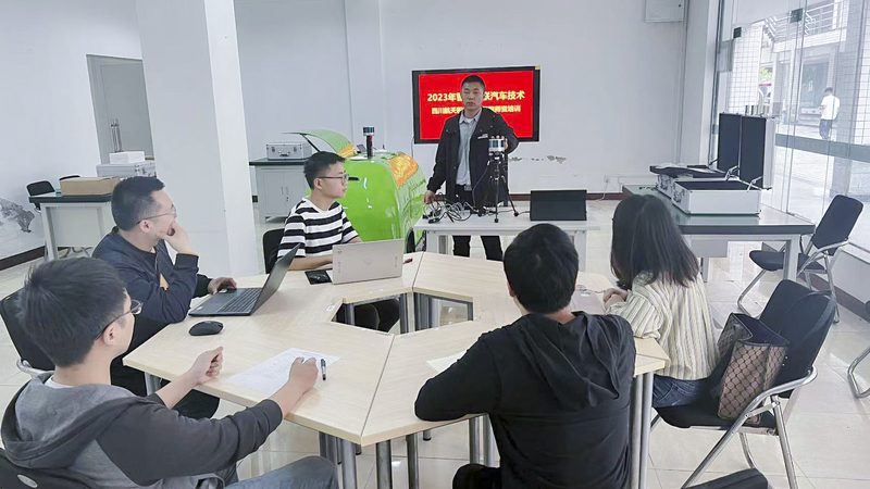 建造师培训机构对比：揭秘如何选择合适的学习平台