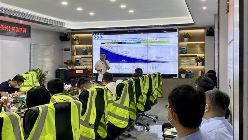 小标题：全媒体运营师证的背景与价值